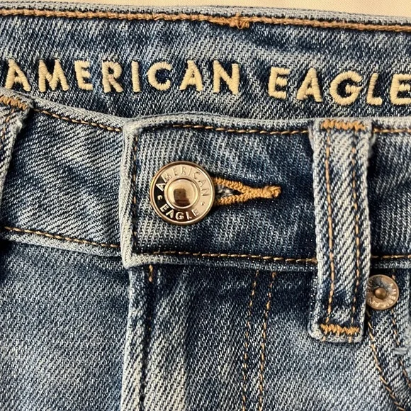 American Eagle Outfitters Light Blue Denim Jeans - Picture 3 of 10